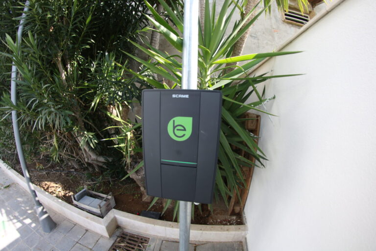 parcheggio auto elettriche