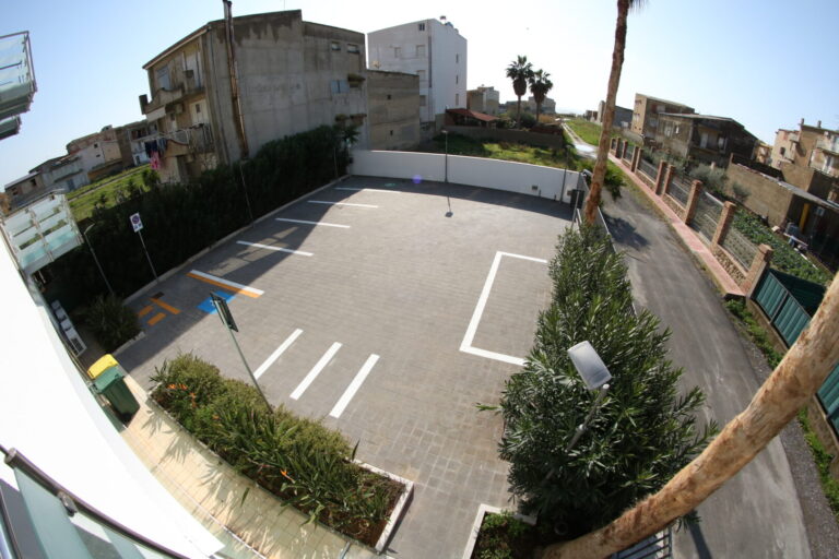 parcheggio e mare